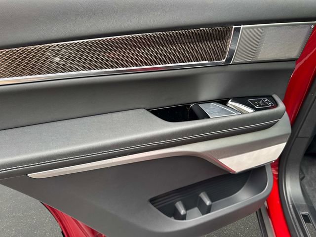 New 2026 Cadillac Vistiq Luxury w/ LPO, Floor Liner Package image 12