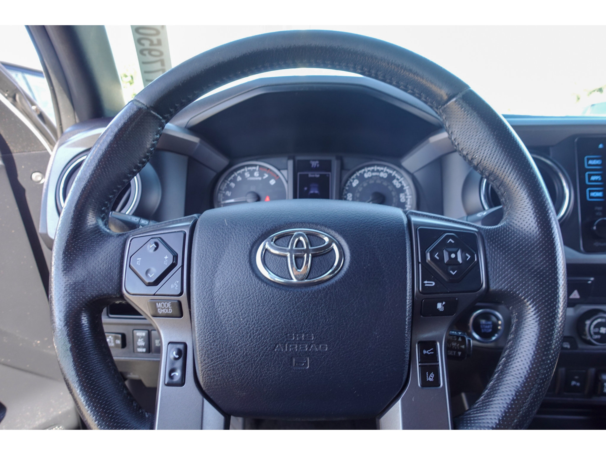 Used 2019 Toyota Tacoma TRD Off-Road w/ Technology Package AWD/4WD image 14