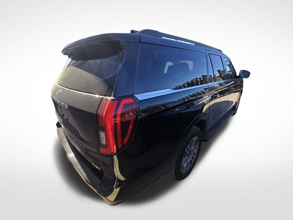 Used 2025 Ford Expedition Max Active image 7