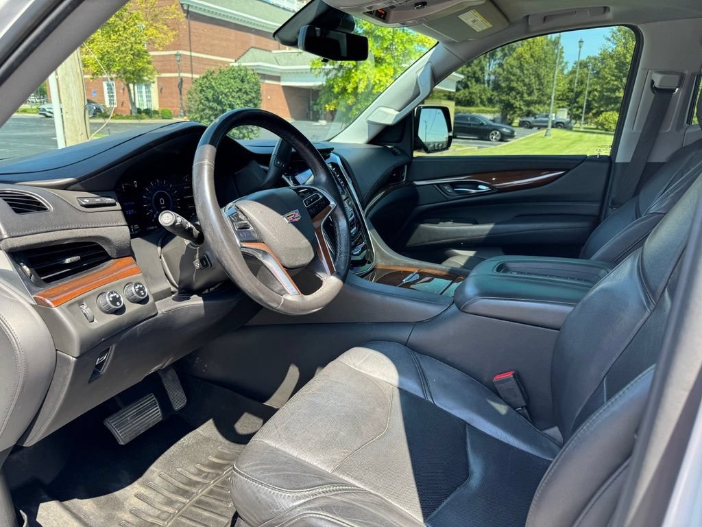 Used 2020 Cadillac Escalade ESV Premium Luxury AWD/4WD image 11