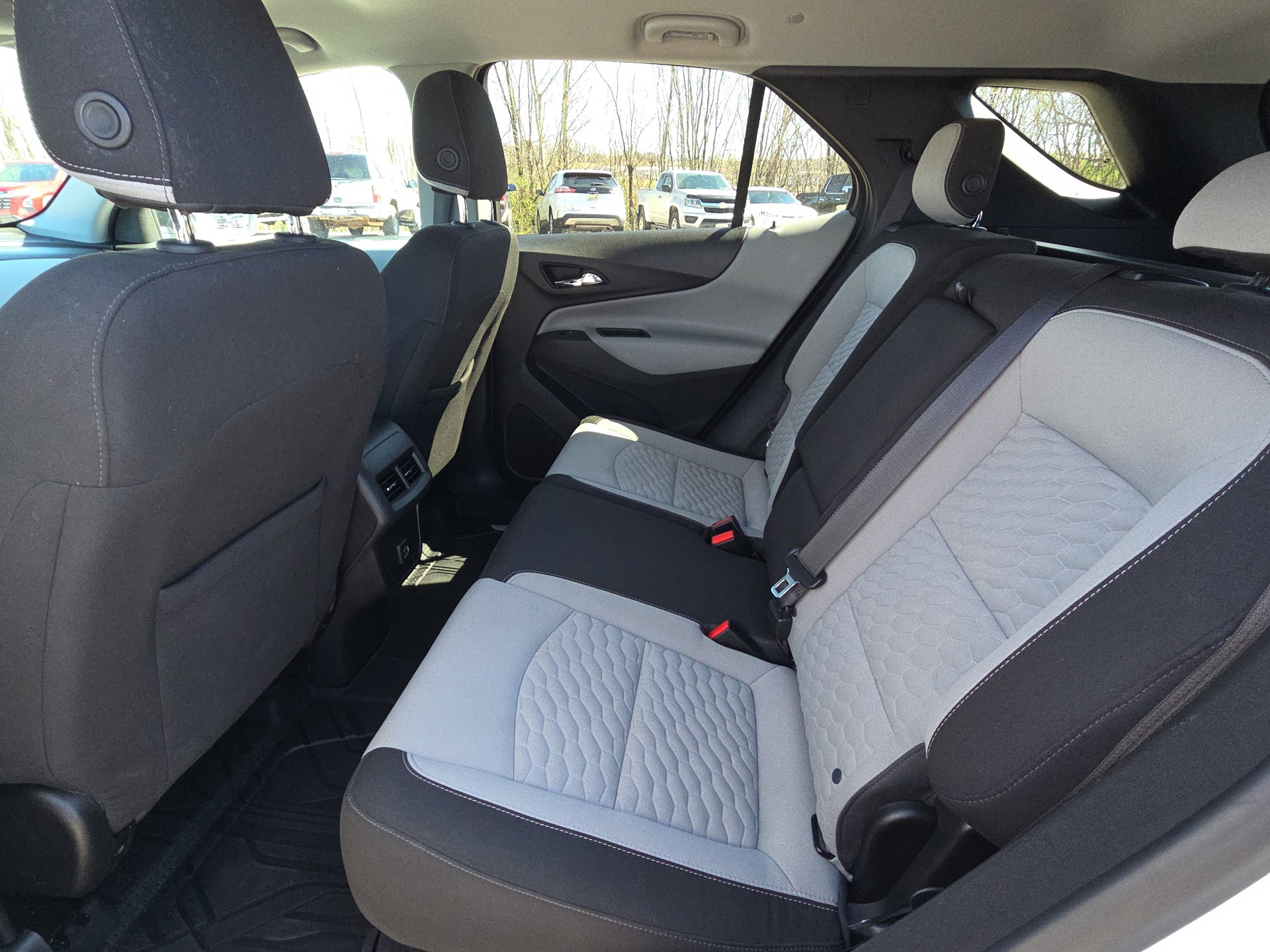 Used 2019 Chevrolet Equinox LS w/ LS Convenience Package image 28