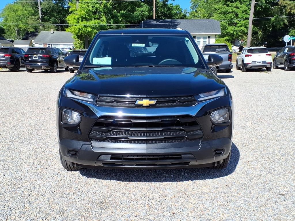 Used 2023 Chevrolet TrailBlazer LS FWD image 2
