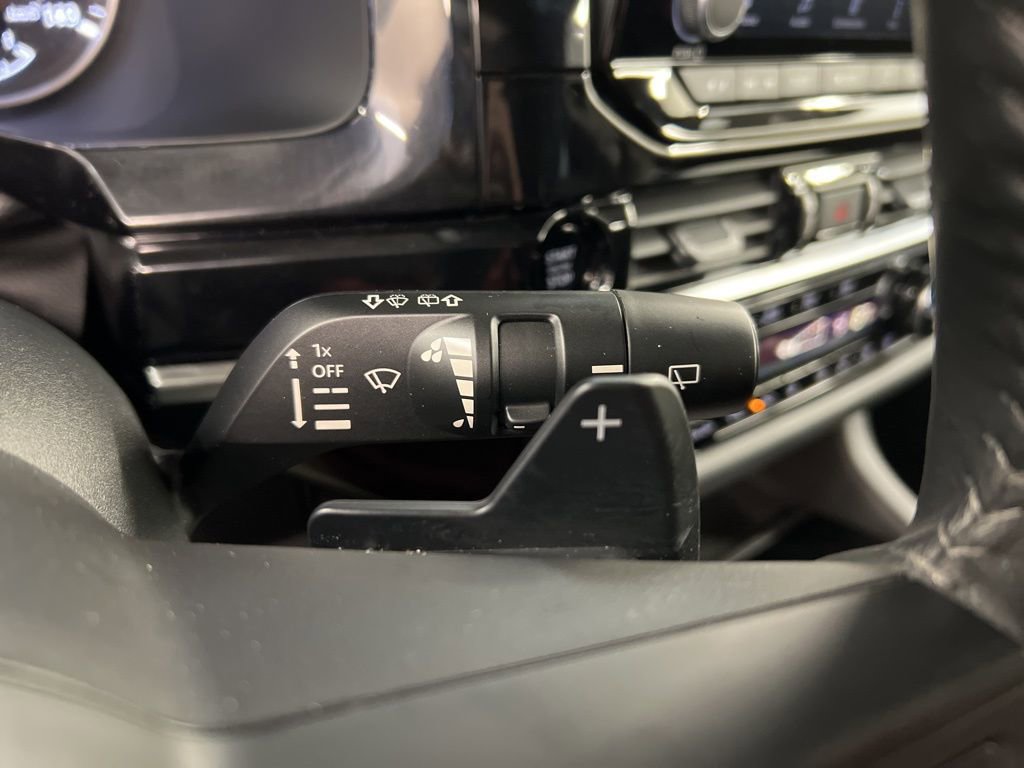 Used 2025 Nissan Pathfinder SV AWD/4WD image 21