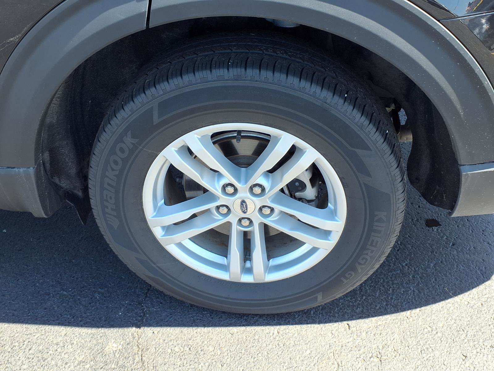 Used 2024 Ford Explorer XLT w/ Equipment Group 202A AWD/4WD image 28