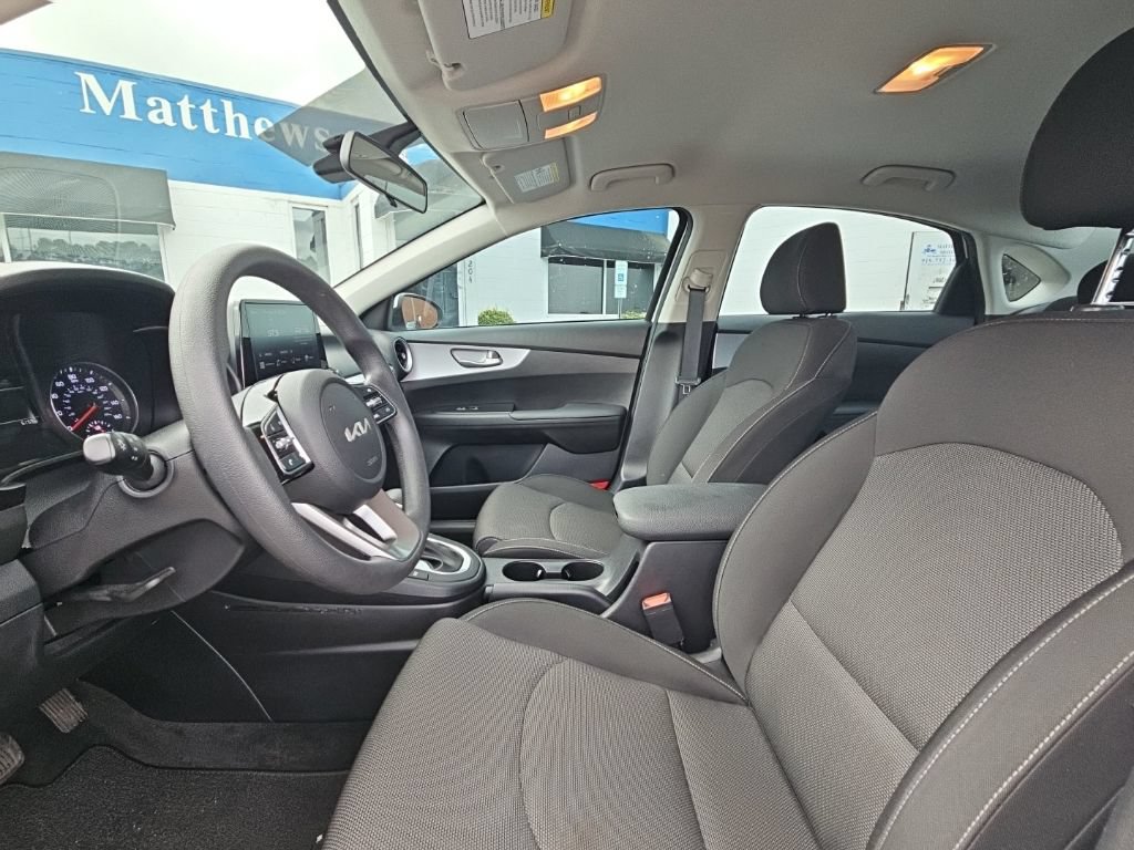 Used 2024 Kia Forte LXS w/ LXS Technology Package FWD image 18