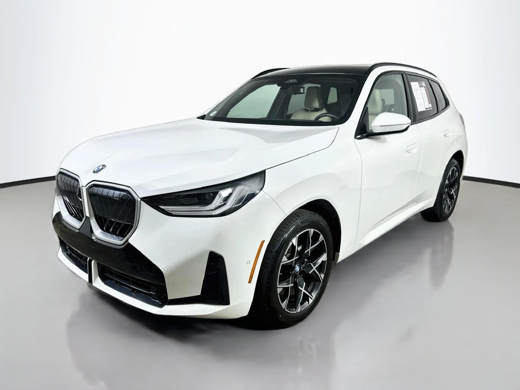 Used 2025 BMW X3 xDrive30i AWD/4WD image 3