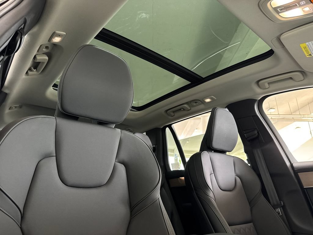 New 2026 Volvo XC90 B5 Core AWD/4WD image 17