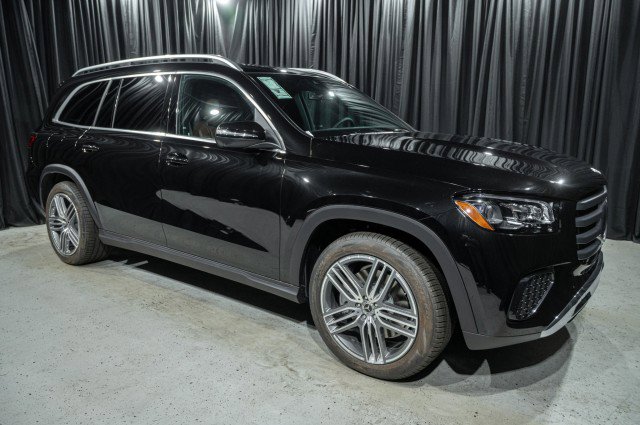 Certified 2026 Mercedes-Benz GLS 450 4MATIC image 3