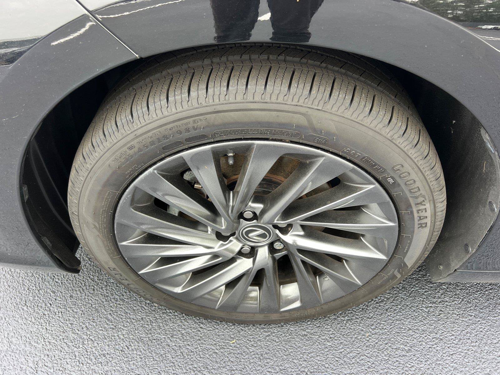 Certified 2024 Lexus ES 350 w/ Technology Package FWD image 11