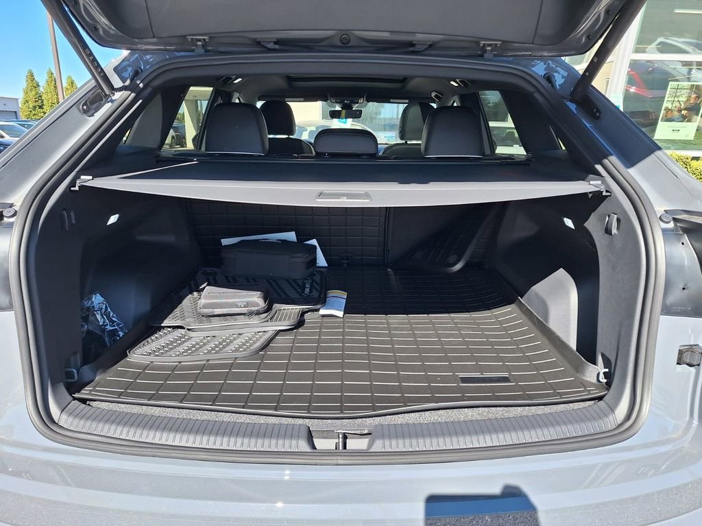 New 2026 Volkswagen Atlas Cross Sport SEL Premium R-Line image 24