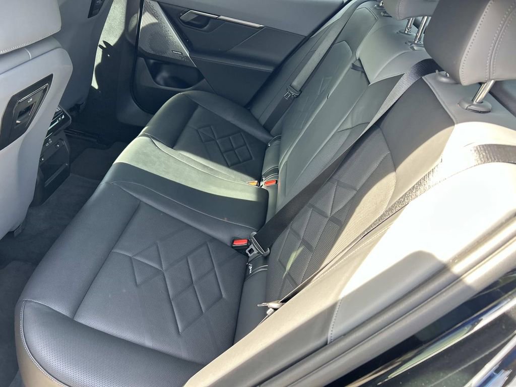 Used 2024 BMW 530i w/ Premium Package RWD image 21