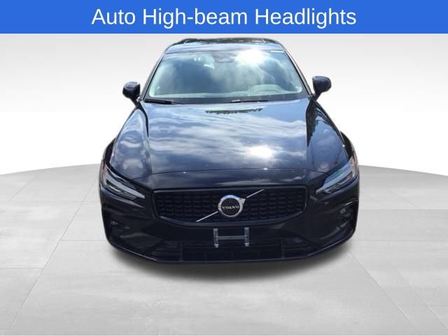 Used 2024 Volvo S60 B5 Core image 10