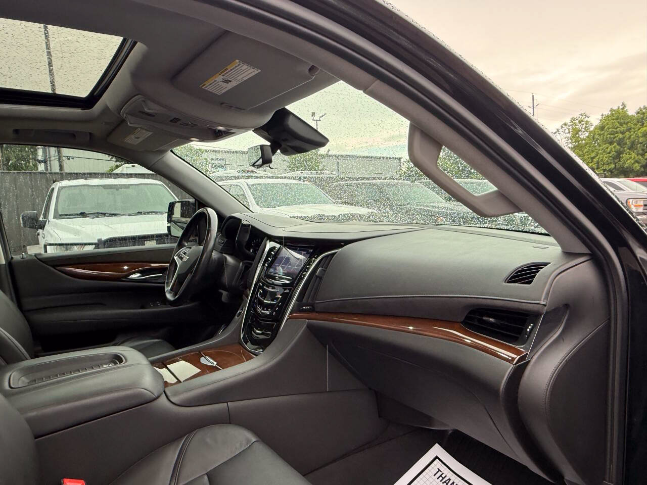 Used 2020 Cadillac Escalade ESV Luxury RWD image 9