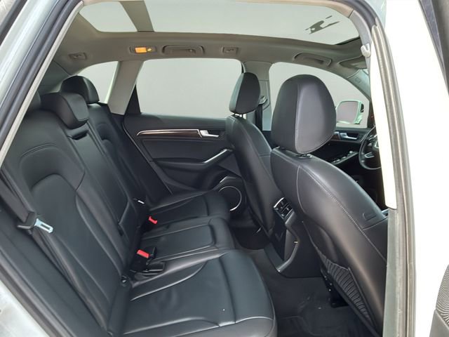 Used 2017 Audi Q5 2.0T Premium Plus w/ Technology Package image 12