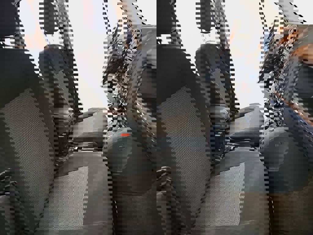 Used 2014 Jeep Patriot Latitude AWD/4WD image 12