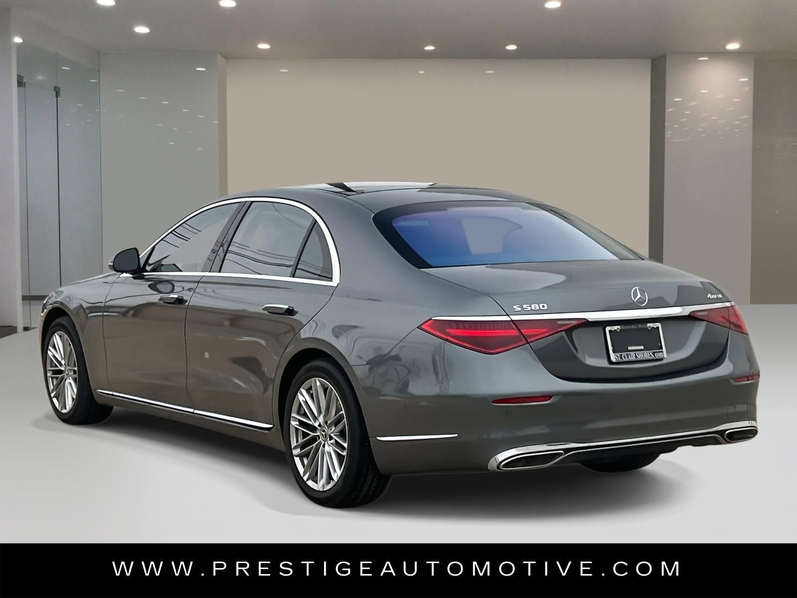 Used 2023 Mercedes-Benz S 580 4MATIC Sedan image 3