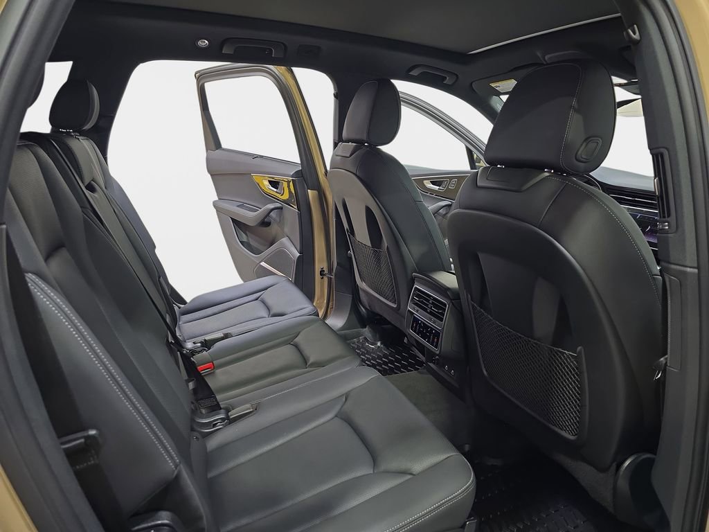 Used 2025 Audi Q7 2.0T Premium Plus w/ Premium Plus Package image 13