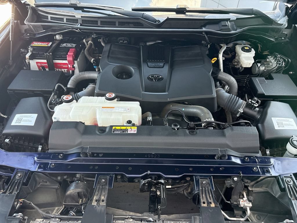 Used 2023 Toyota Tundra Platinum AWD/4WD image 29