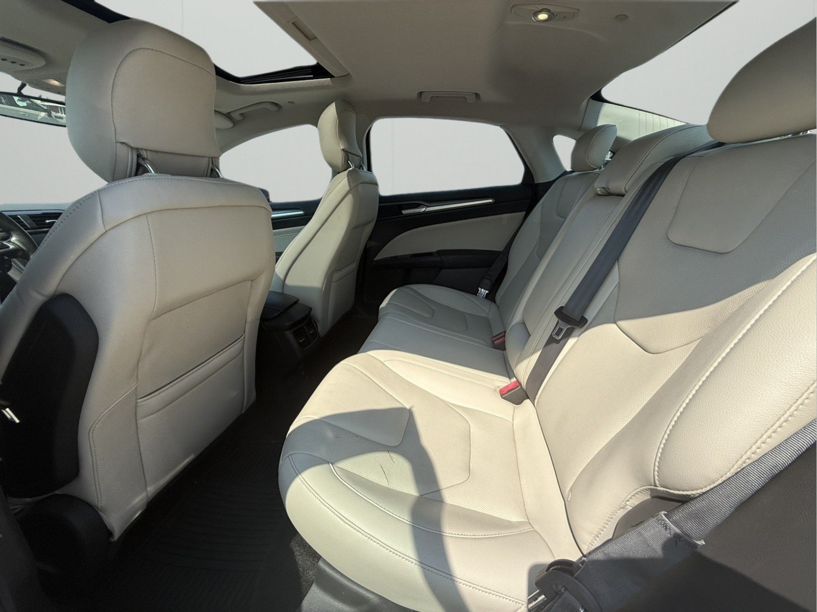 Used 2014 Ford Fusion Titanium FWD image 24