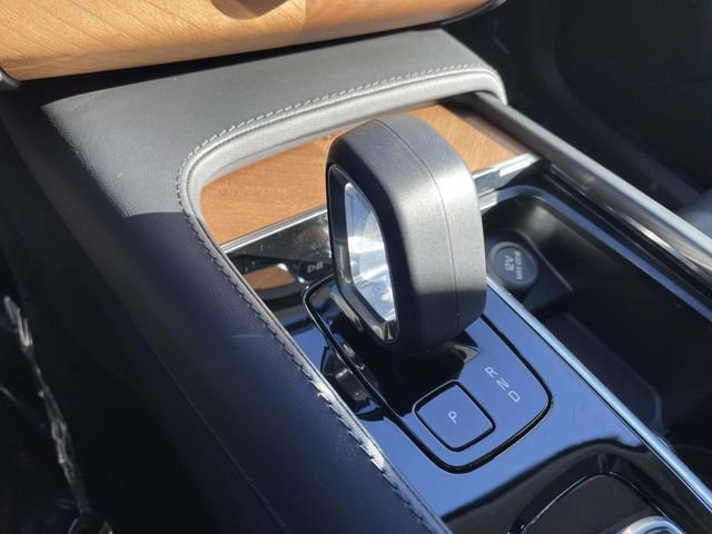 Used 2025 Volvo XC90 B6 Plus image 23