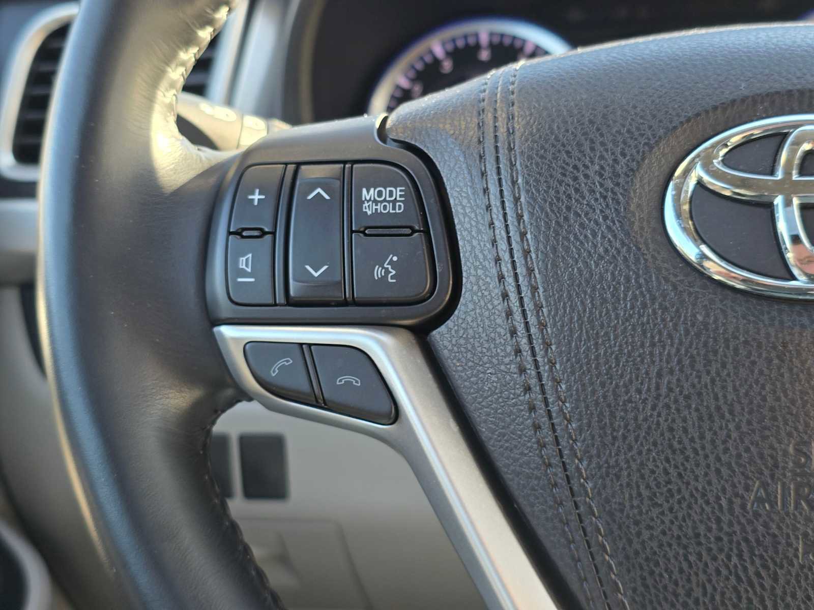 Used 2017 Toyota Highlander XLE image 33