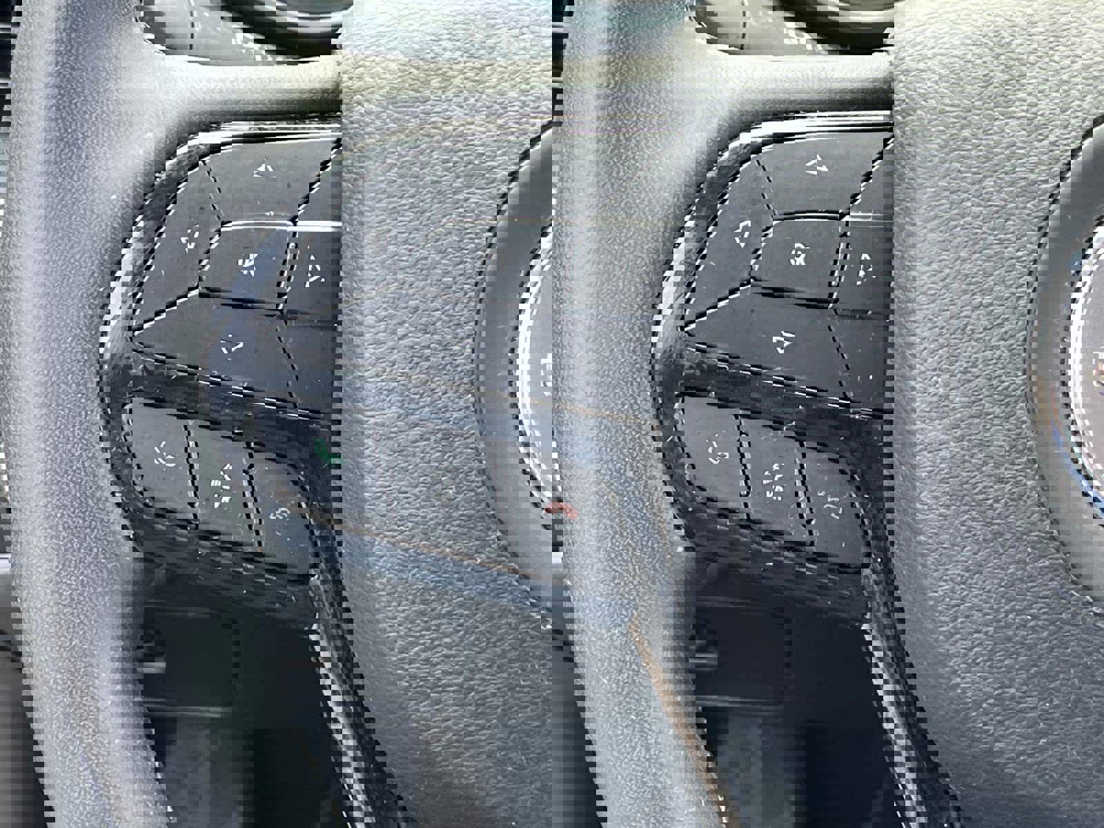 Used 2023 Jeep Cherokee Altitude Lux image 27