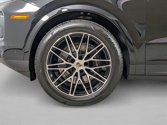 Certified 2025 Porsche Cayenne Coupe image 27