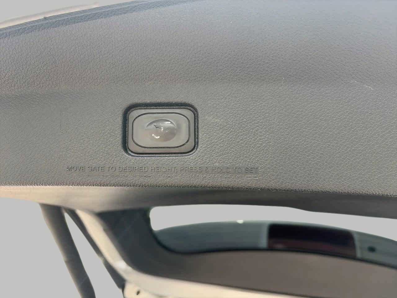 Used 2018 Ford Explorer Limited FWD image 8