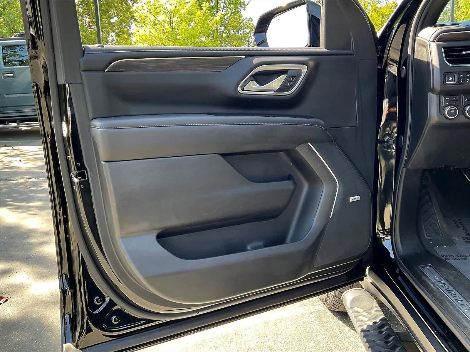 Used 2024 Chevrolet Suburban Z71 w/ Luxury Package image 25