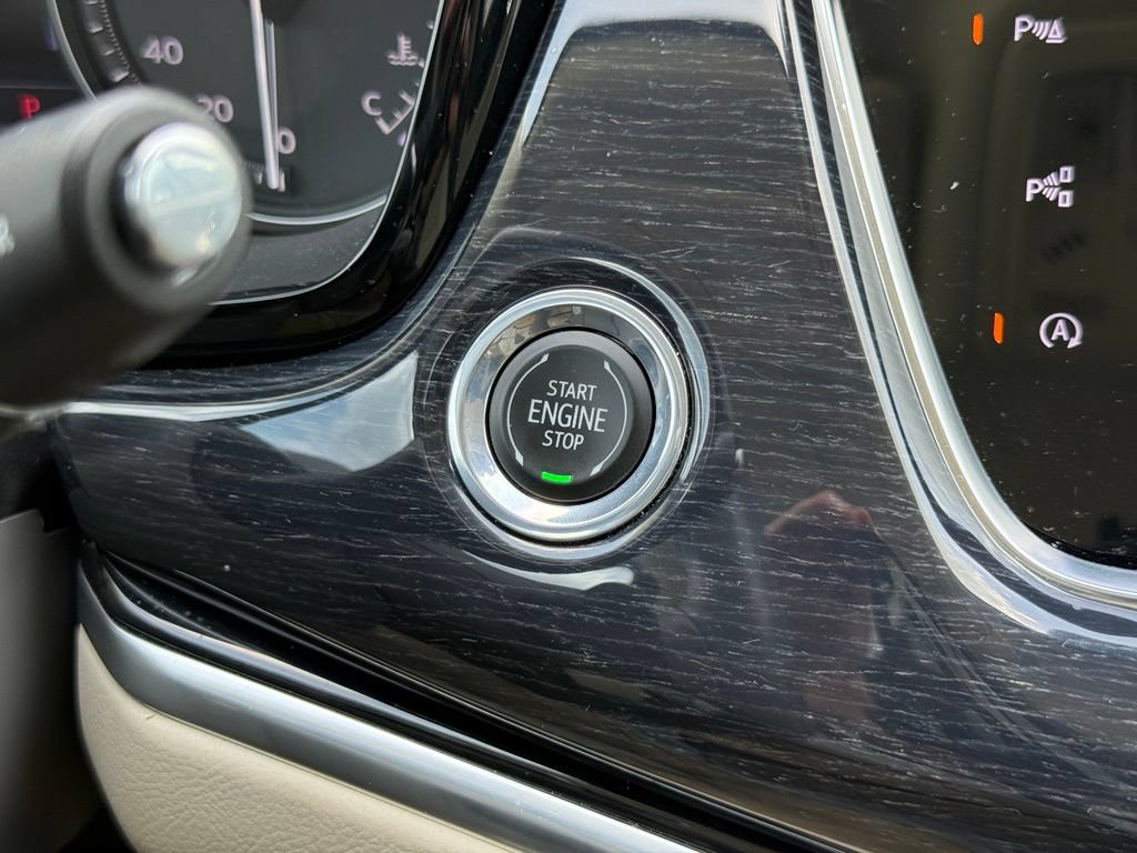 Certified 2024 Cadillac XT6 Premium Luxury w/ Technology Package FWD image 32
