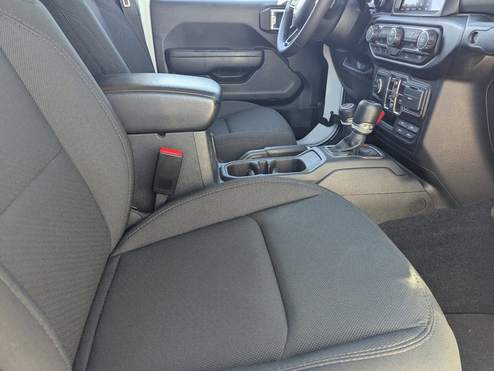 Used 2023 Jeep Gladiator Willys image 12