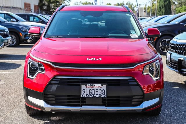 Certified 2025 Kia Niro EX FWD image 3