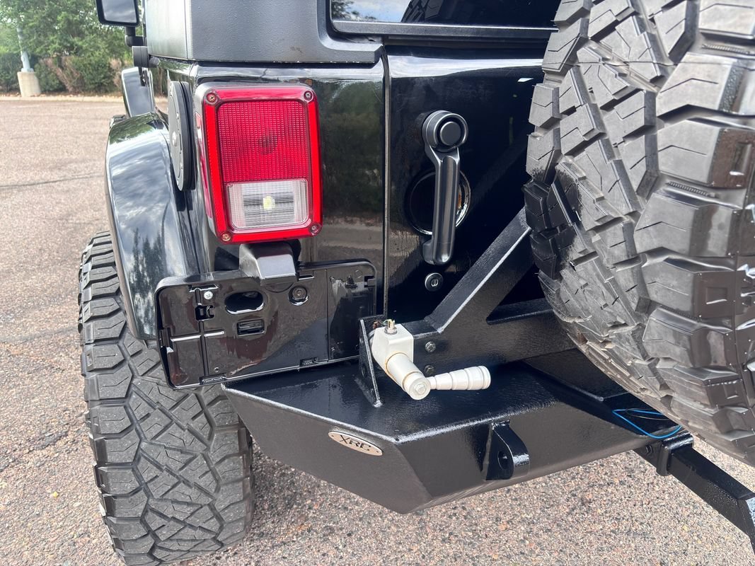 Used 2013 Jeep Wrangler Unlimited Sahara w/ Dual Top Group AWD/4WD image 10