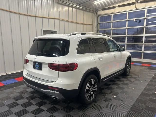 Used 2025 Mercedes-Benz GLB 250 4MATIC image 3