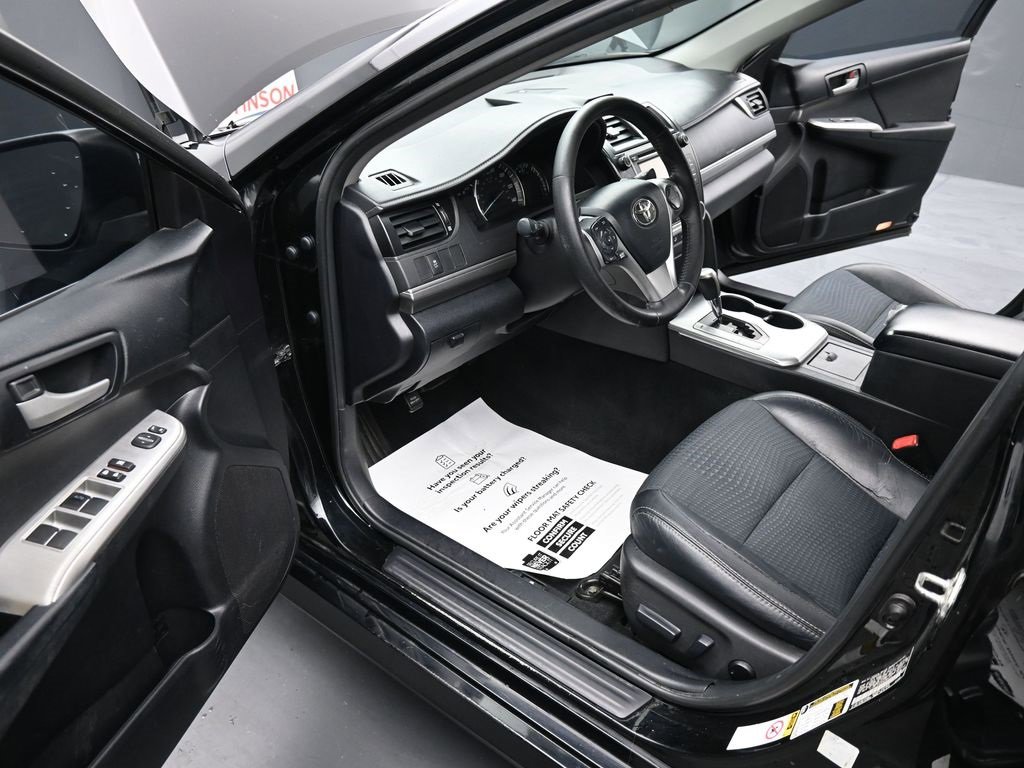 Used 2013 Toyota Camry SE image 15