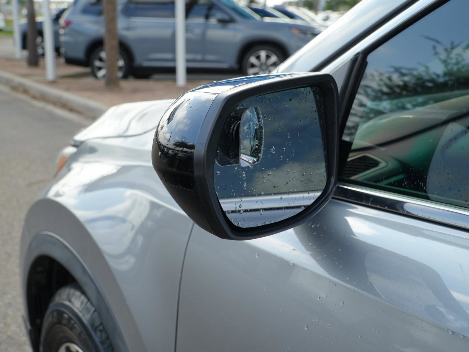 Used 2017 Honda CR-V LX image 7