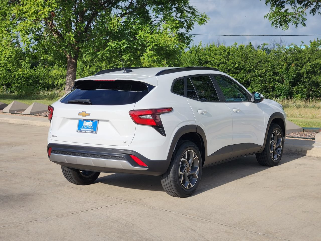 Used 2024 Chevrolet Trax LT FWD image 5