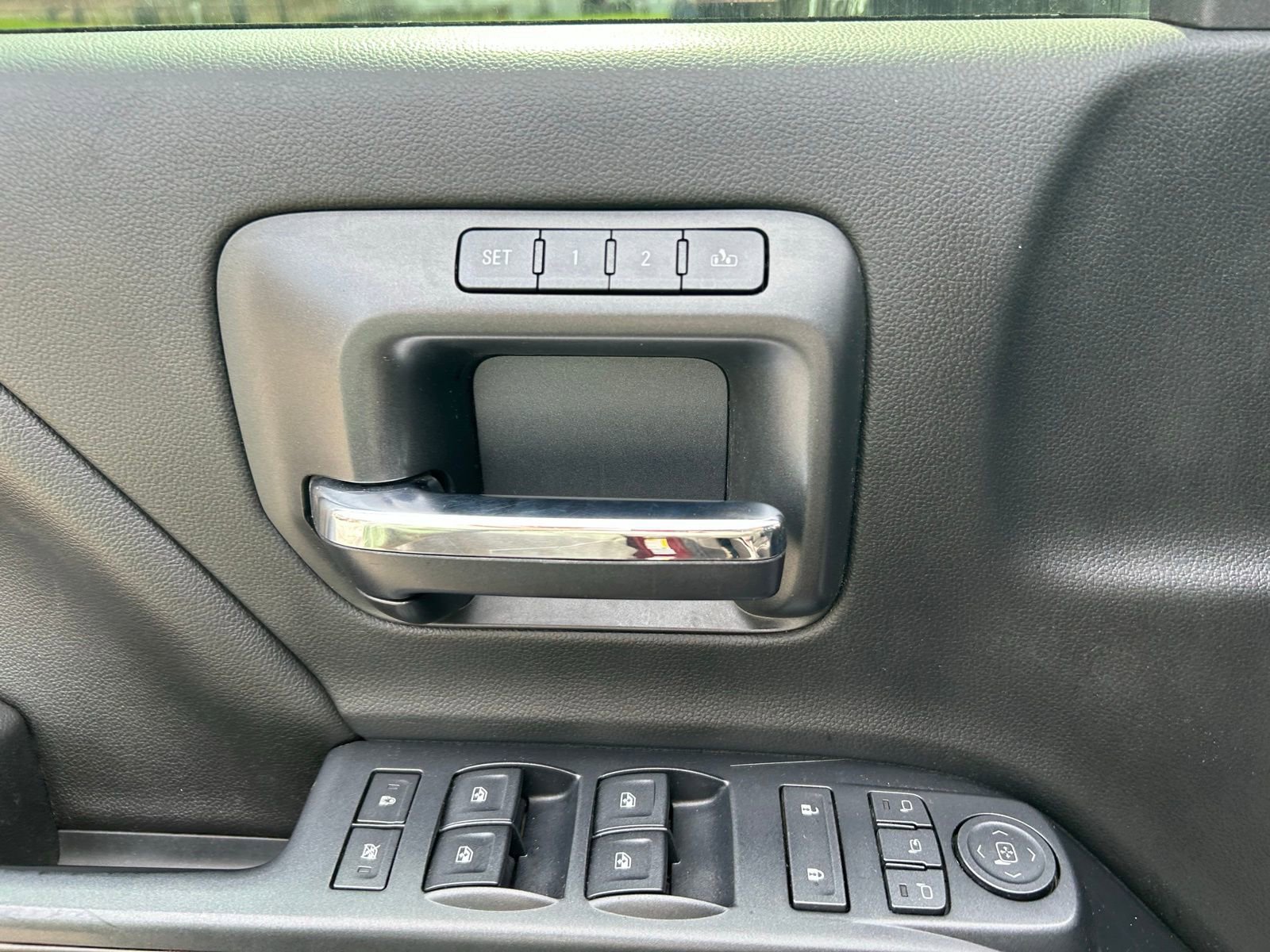 Used 2016 GMC Sierra 2500 Denali w/ Driver Alert Package image 11