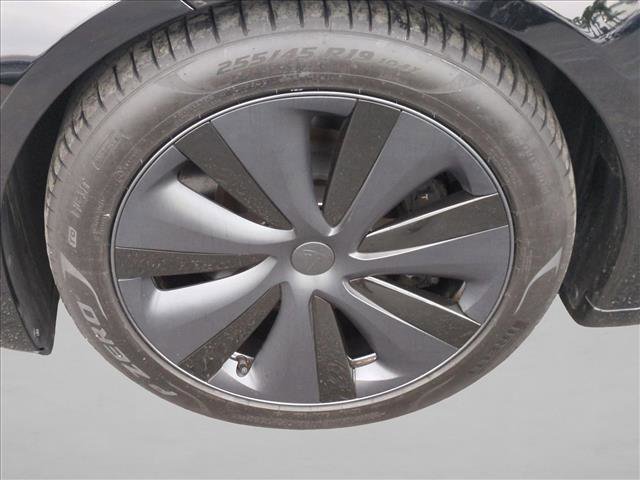 Used 2022 Tesla Model S image 25
