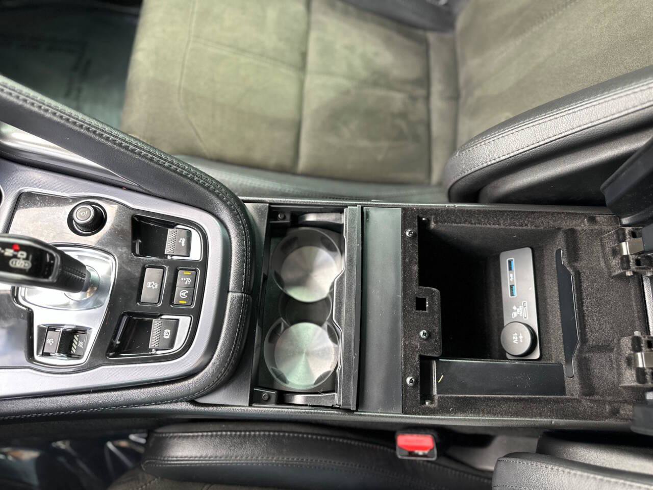 Used 2019 Jaguar F-TYPE Convertible RWD image 26