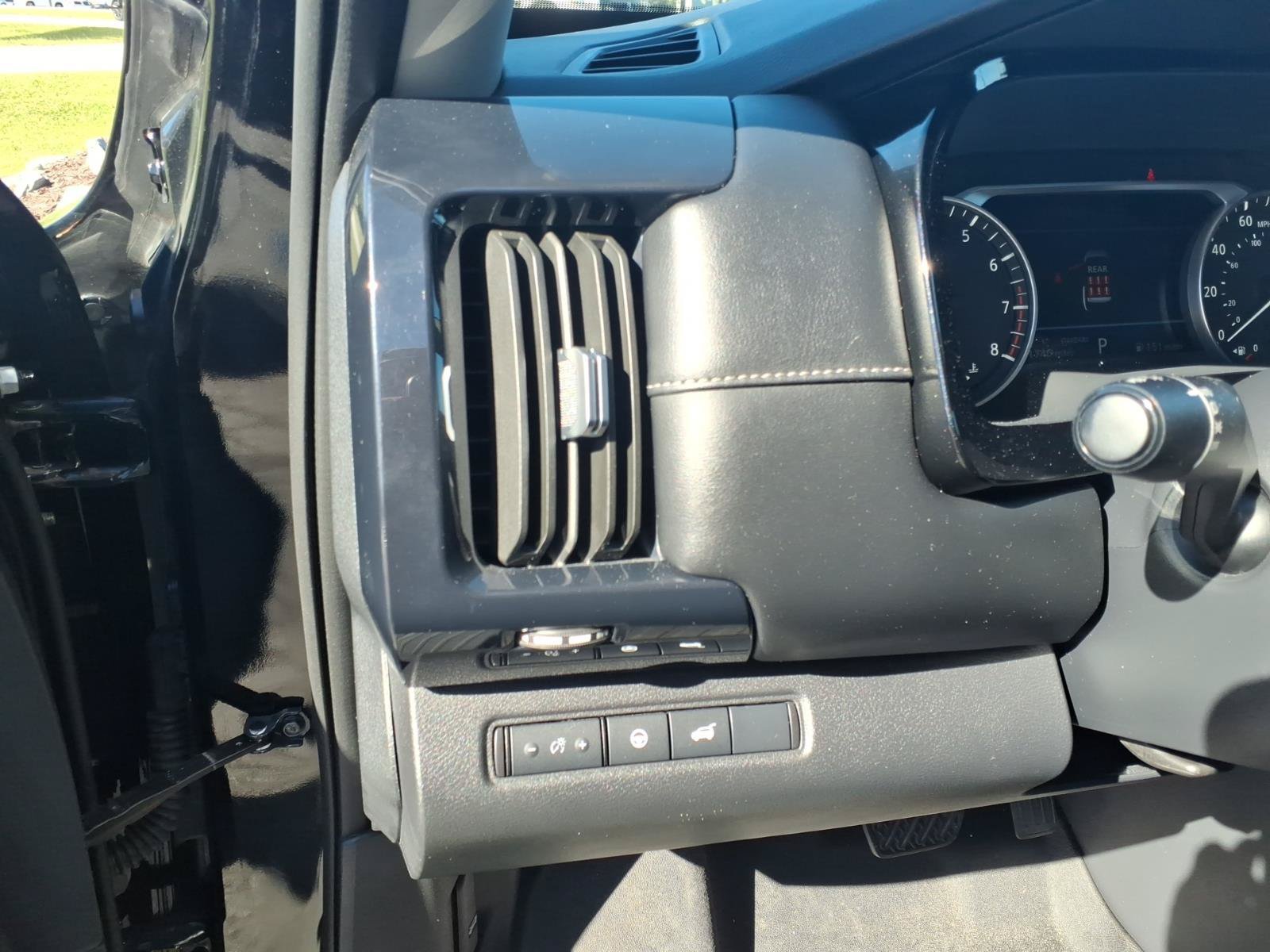 Used 2025 Nissan Pathfinder SV FWD image 20