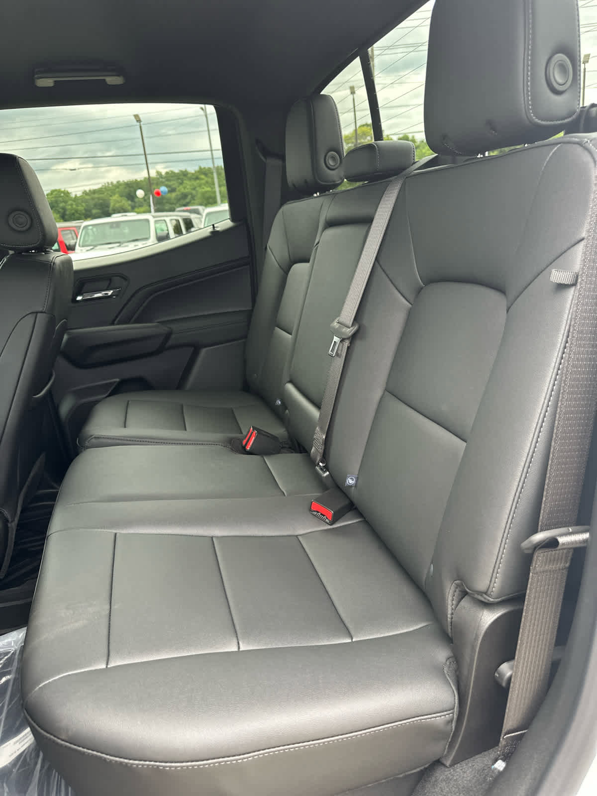 New 2025 Chevrolet Colorado LT w/ LT Convenience Package image 11