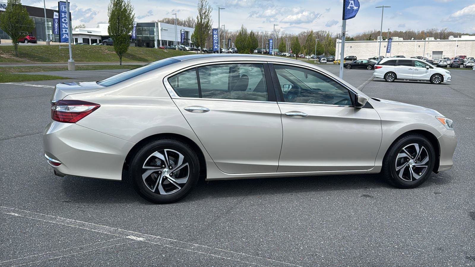 Used 2017 Honda Accord LX image 5