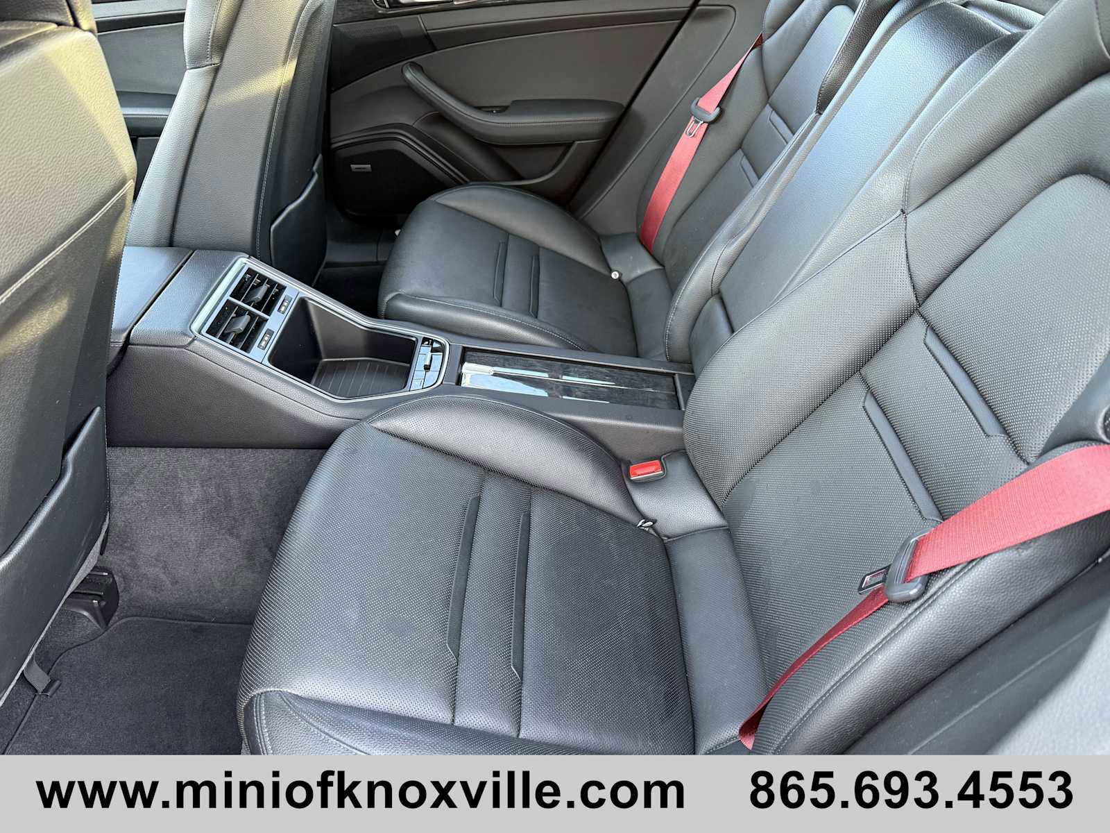 Used 2018 Porsche Panamera 4 image 31