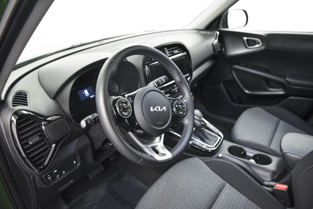 Used 2022 Kia Soul EX image 16