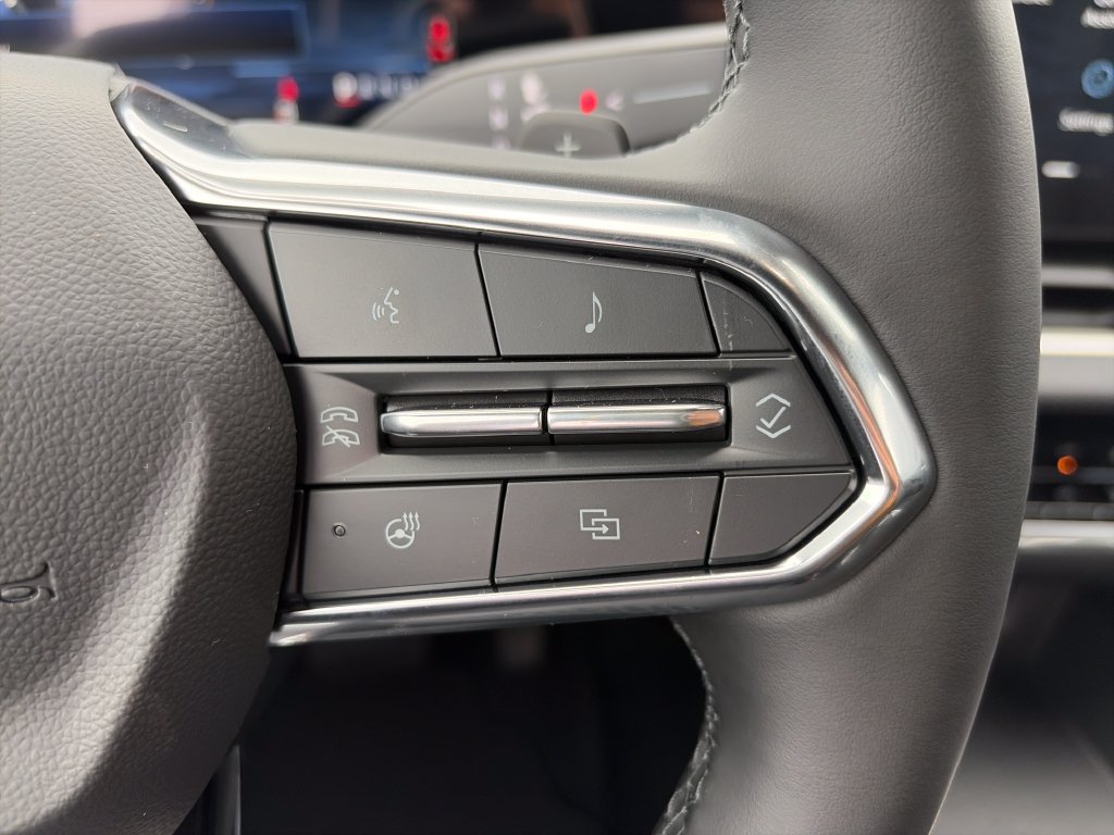 New 2027 Chevrolet Equinox LT w/ Convenience Package II FWD image 11
