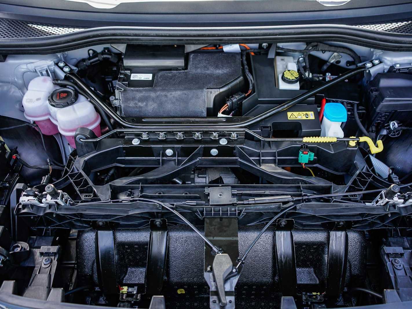 Used 2023 Audi Q4 e-tron Premium w/ Convenience Package image 27