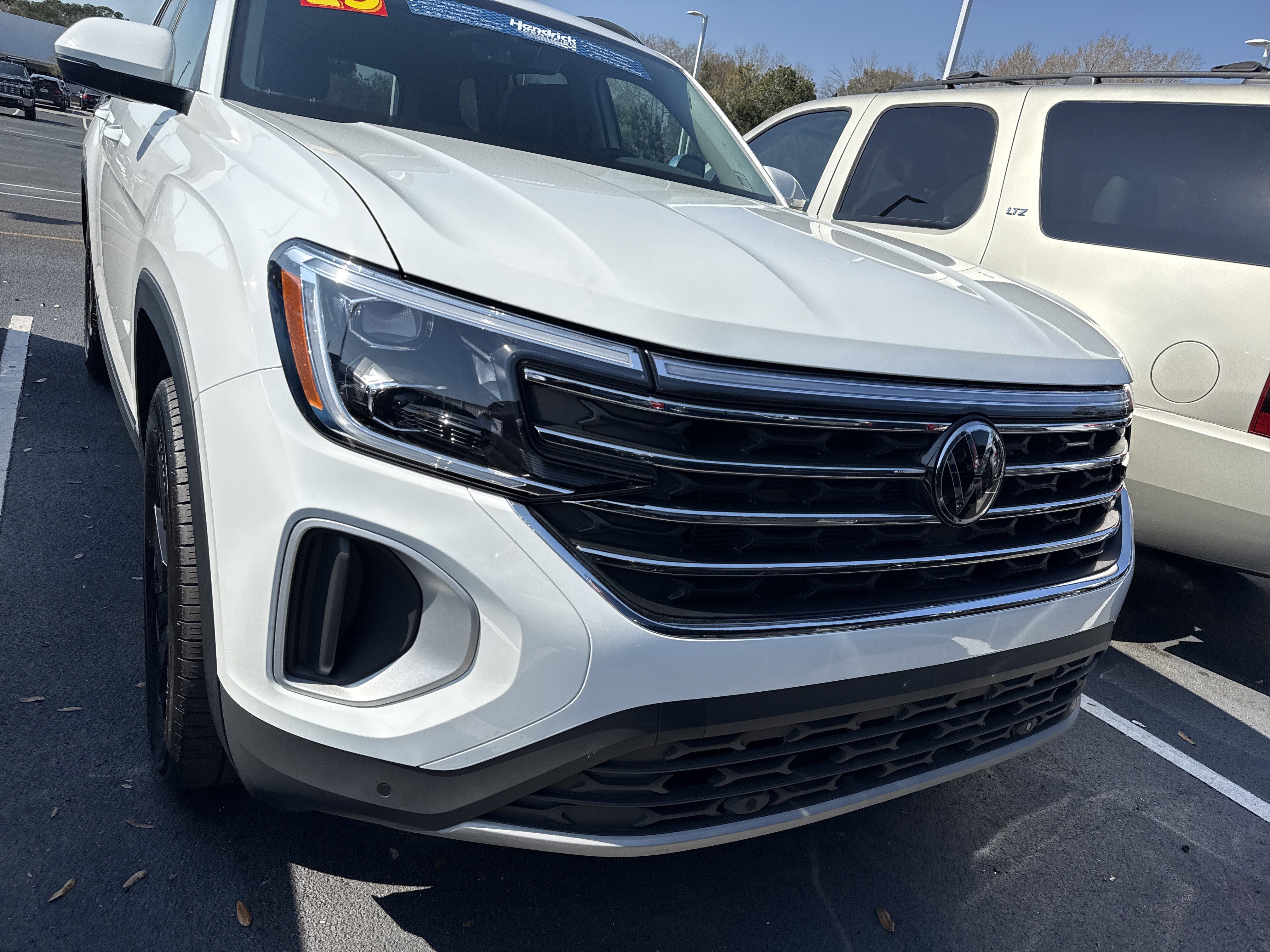 Used 2025 Volkswagen Atlas SE image 39