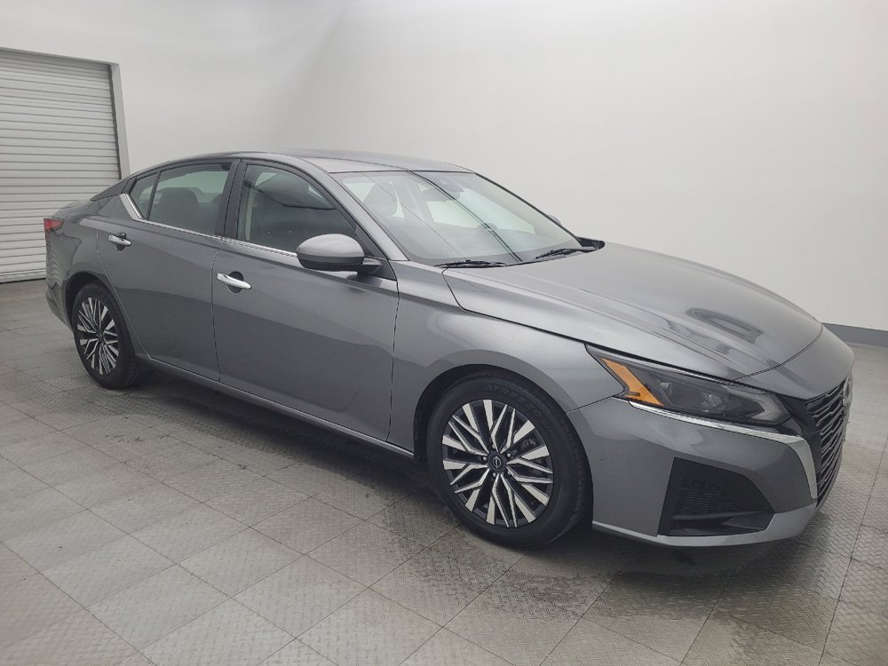 Used 2023 Nissan Altima 2.5 SV image 11