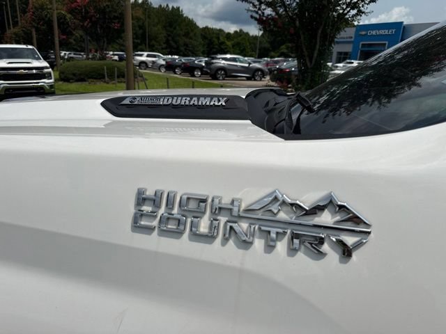 Used 2024 Chevrolet Silverado 2500 High Country w/ Technology Package AWD/4WD image 7